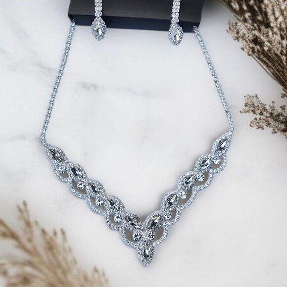 Windsor ✦ Rhinestone Scalloped Collar & Earrings ✦ Silver-Tone Formal Jewelry - Picture 10 of 12